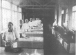keukenklas 1937 mev. Bonnard tweede links.jpg