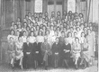 personeel en leerlingen 1942.jpg