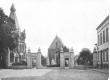 postkaart met ingang kerkhof aan huidig Kardinaal Cardijnplantsoen