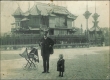 Vader en dochter (01) (1913) (Afwerking planken).jpg